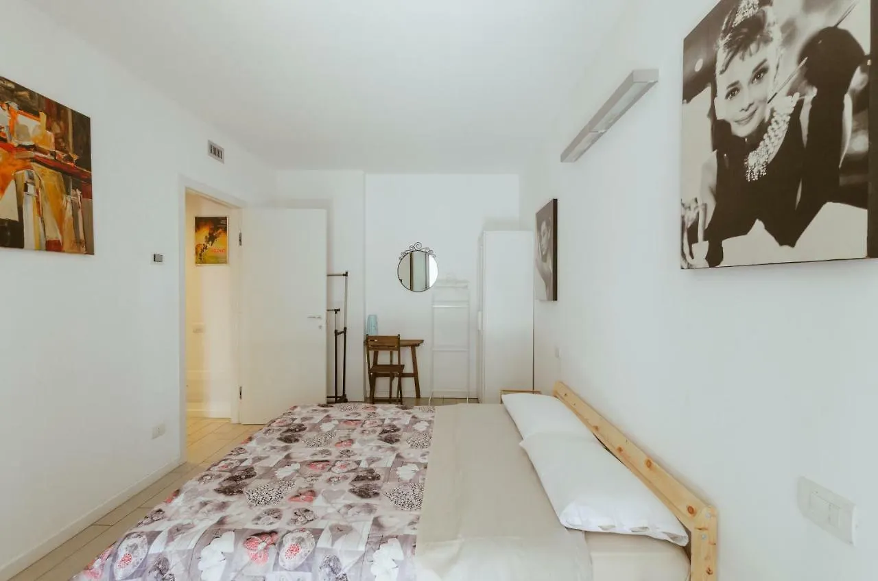 Luxury Superior Central Station Apartment Milan